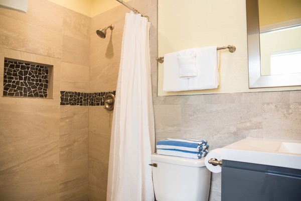 27 Pineapple Alcove Photo 3