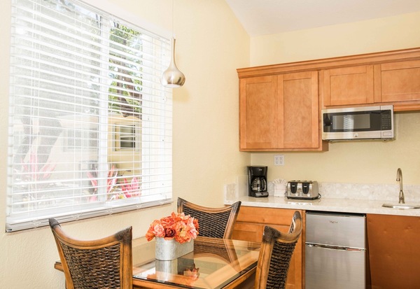 27 Pineapple Alcove Photo 2