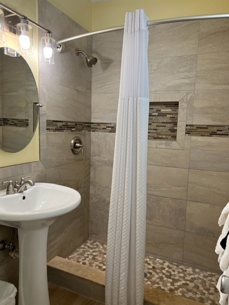 06 Hibiscus Cottage Photo 2