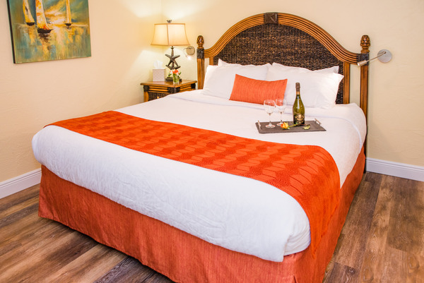 15 Pelican Room Photo 1