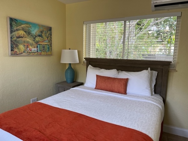 02 Dolphin Cottage Photo 2