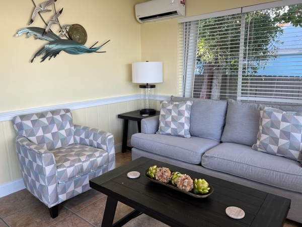 02 Dolphin Cottage Photo 1