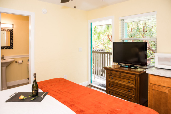 15 Pelican Room Photo 2