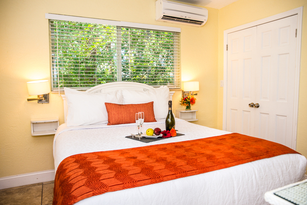 01 Manatee Cottage Photo 1