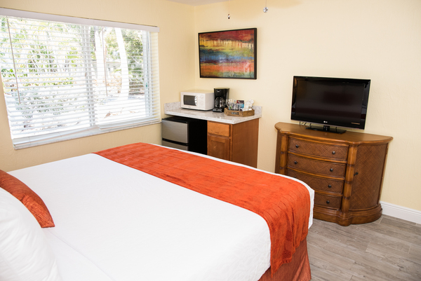 23 Royal Poinciana Room Photo 4